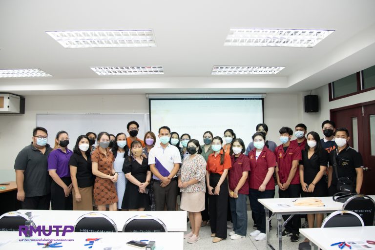 The Institute of Gem and Jewelry organized a training on jewelry crafting techniques.