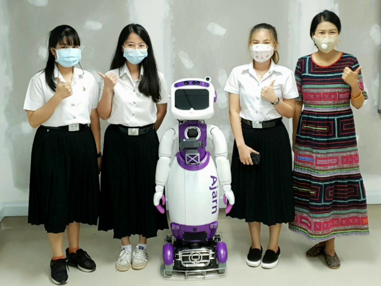 The ‘Ajarn Robot,’ an English language teaching robot, is an educational innovation developed by Rajamangala University of Technology Phra Nakhon (RMUTP). This project has won the prestigious gold medal at the “INVENTION GENEVA 2022” awards.