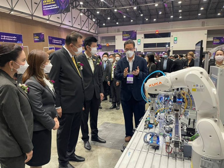 RMUTP participated in showcasing an automated robotics education system at the Skill Expo Thailand 2022.