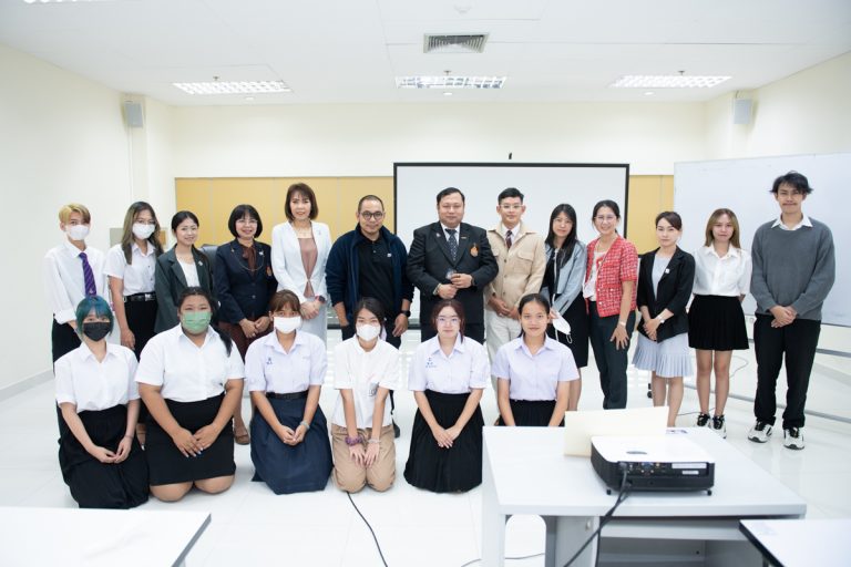 Rajamangala University of Technology Phra Nakhon organizes training to cultivate students into new-style entrepreneurs.