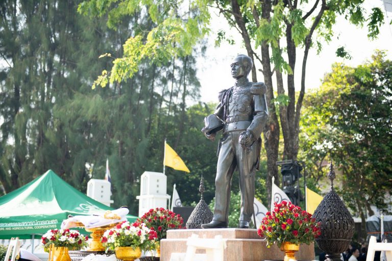 RMUTP commemorated the ‘Day of Chakri Memorial and Remembrance of the Centenary of the Passing of Prince Chumphon,’ honoring the 100th anniversary of the passing of Prince Chumphon, the Father of the Thai Navy.