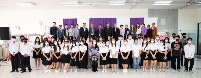 RMUTP collaborates with the Bangkok Metropolitan Administration’s Job Placement Office in District 8 to organize the event ‘Education Complete, Job Discovery’.”