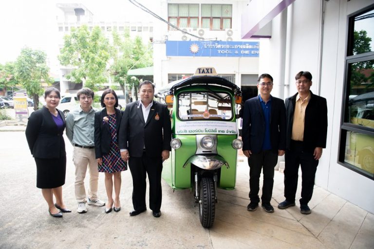 Collaborating with five organizations, research is being conducted to develop a prototype for electric three-wheeler battery management systems. The aim is to create a model for managing electric vehicle batteries in the future