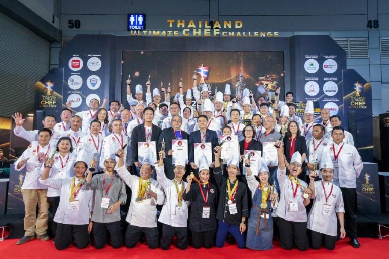 Home Economics students from RMUTP created dishes and won 3 bronze medals.