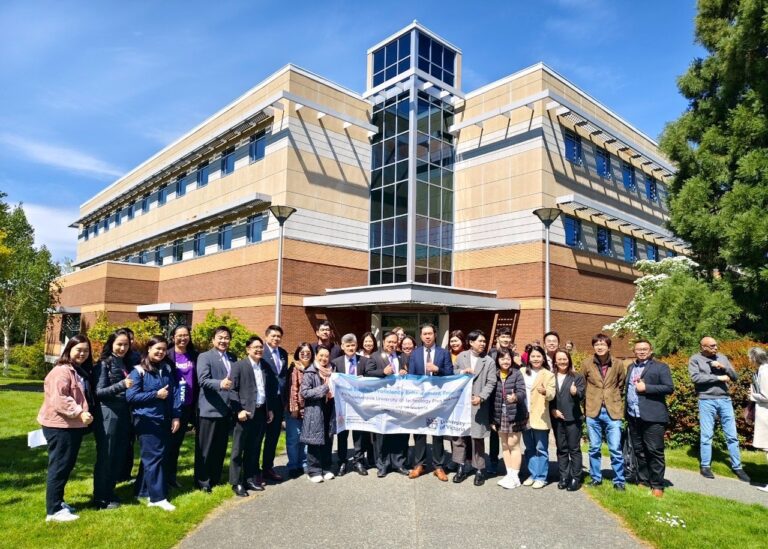 RMUTP flies overseas to sign a cooperation agreement with the University of Victoria, Canada, while committing a budget to develop English language skills for its staff, aiming to advance as a leading international university.